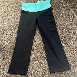 007- Sz 4 Crop BLK Leggings With Blue Band